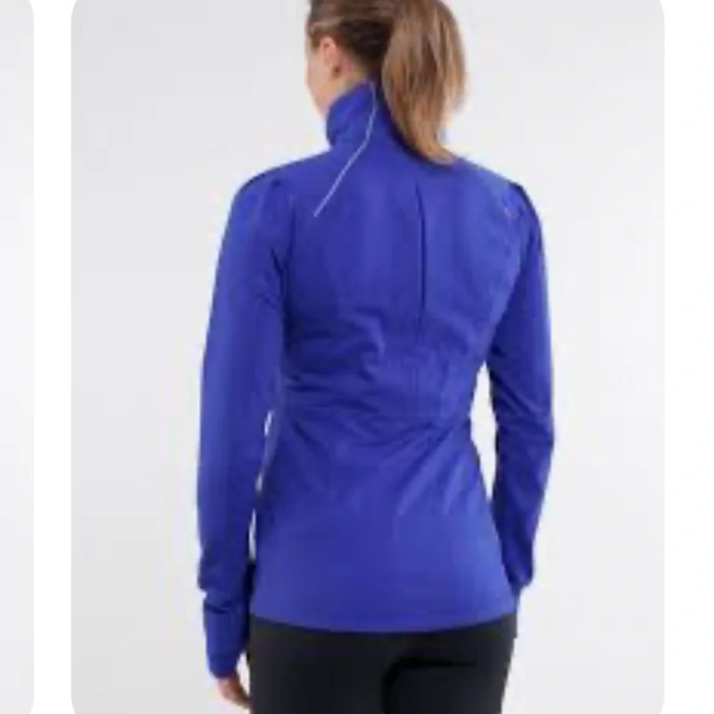 lululemon athletica excellent finger